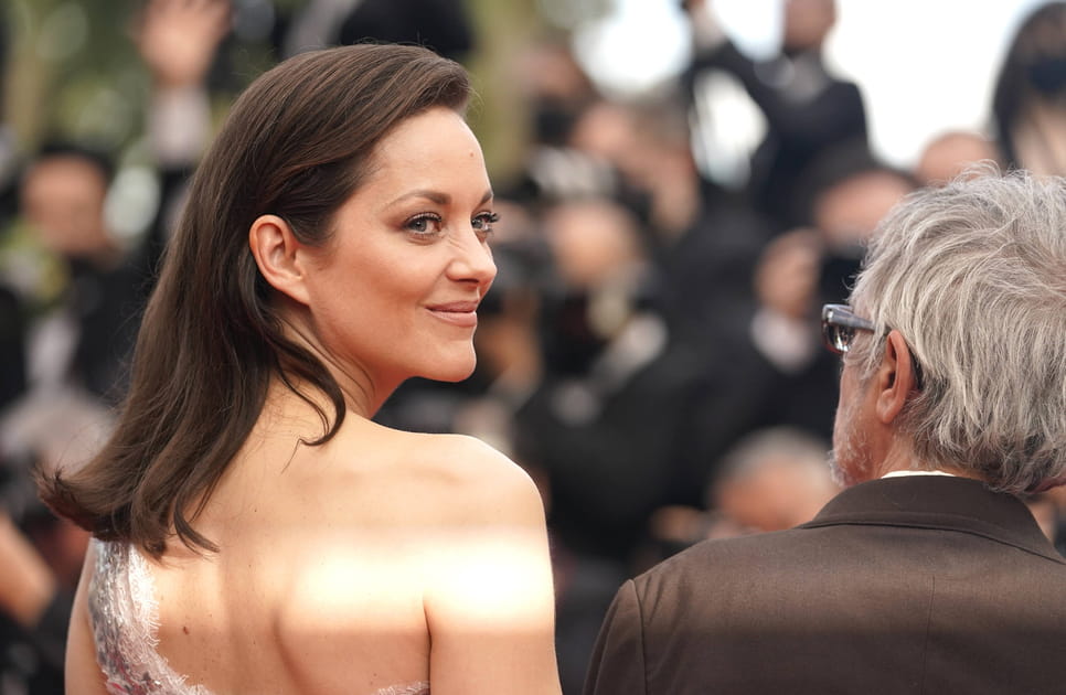 Marion Cotillard pour la mont&eacute;e des marches d'Annette