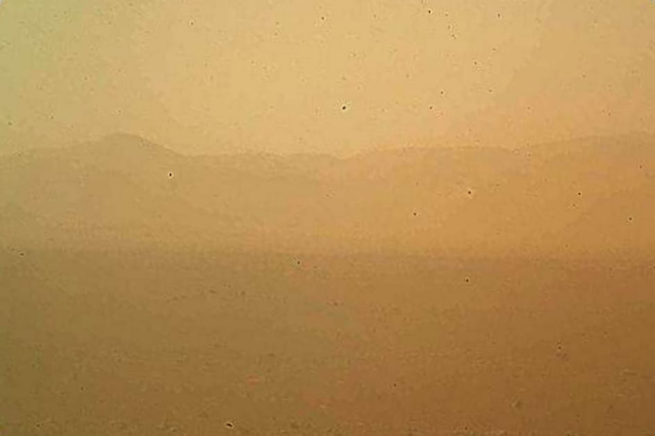 La toute premi&egrave;re photo en couleur du paysage martien