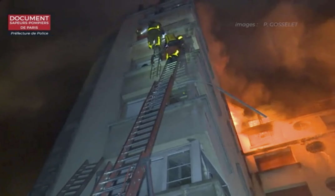 Les images de l'incendie mortel &agrave; Paris