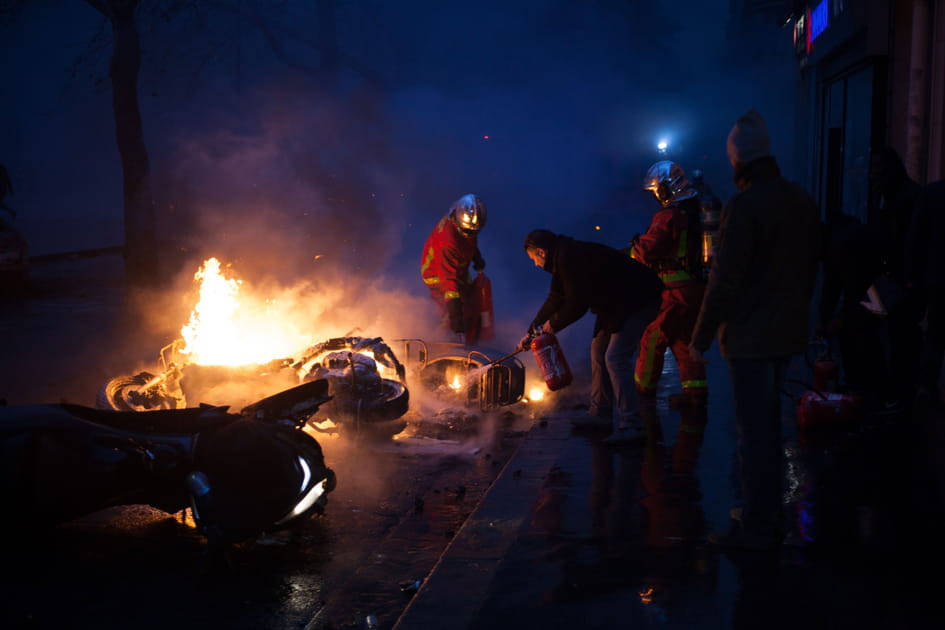 Gilets jaunes&nbsp;: les images choc &agrave; Paris
