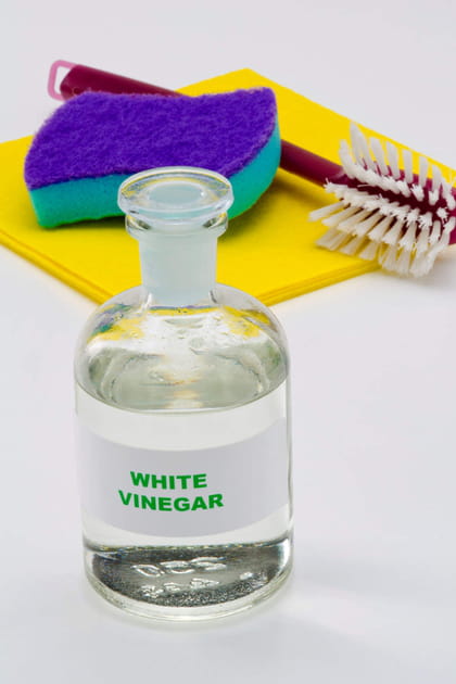 2/3&nbsp;de ce produit avec de l'eau&nbsp;: c'est le meilleur m&eacute;lange pour enlever le calcaire des joints