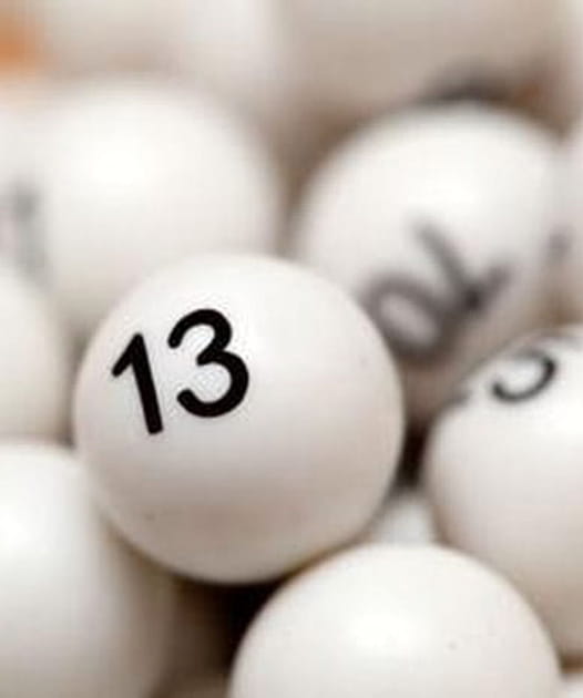 Les boules au nombre de sorties inf&eacute;rieur &agrave; la moyenne
