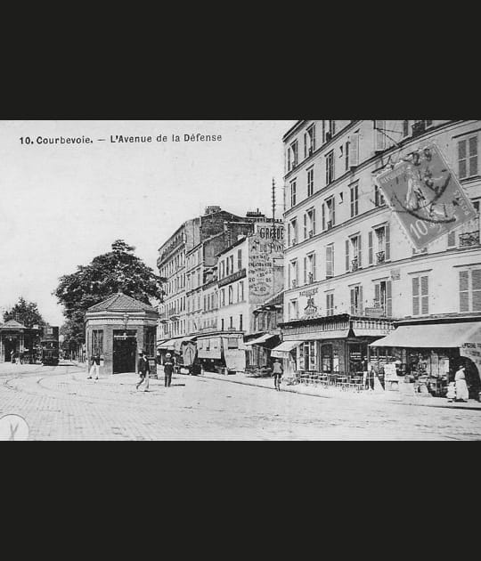 Avant la tour Axa, des commerces