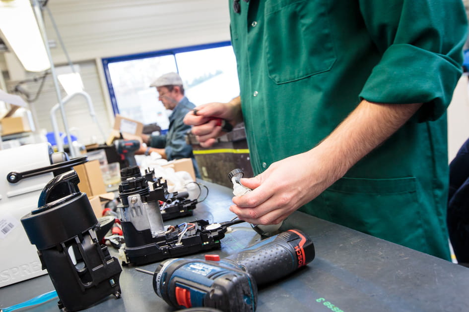 Machine Nespresso d&eacute;mont&eacute;e chez ANR Services
