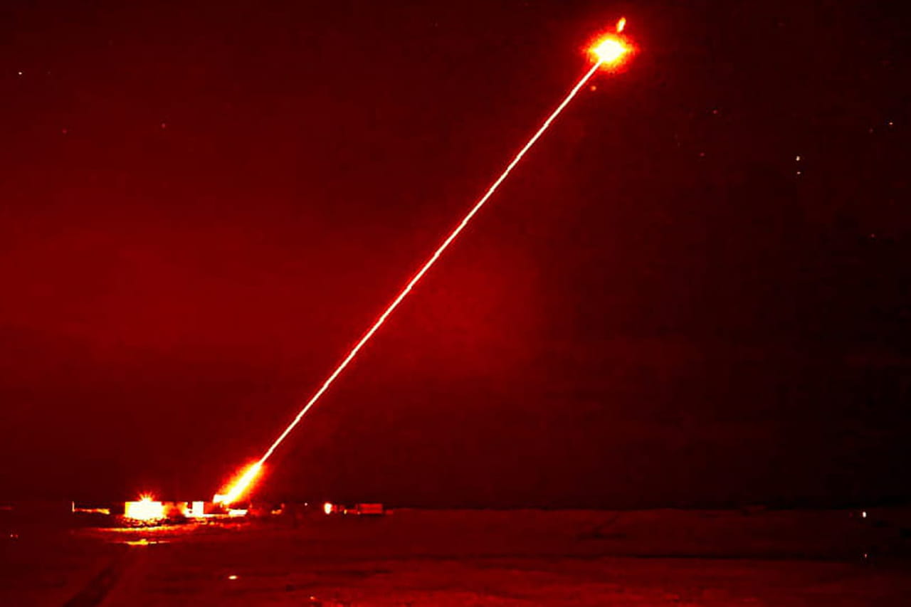 Le laser DragonFire détruit des drones allant à 650 km/h, l'arme du futur arrive en Europe