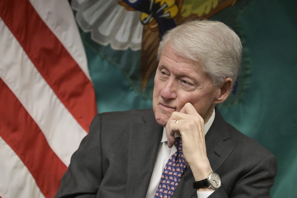 Clinton assiste au triomphe de Trump