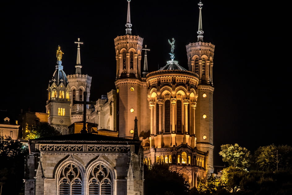 Une visite nocturne de la basilique de Fourvi&egrave;re