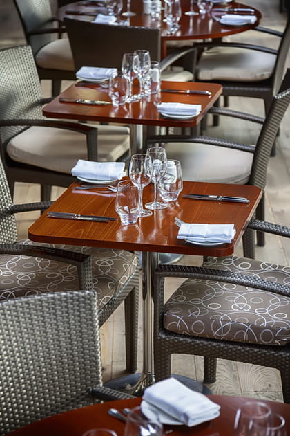 Se rendre dans un caf&eacute;-r&eacute;paration