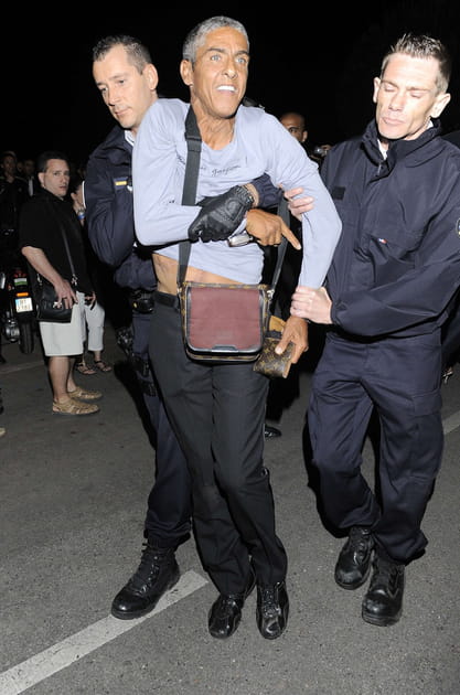 Injures racistes contre des policiers