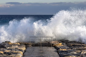 Temp&ecirc;te &Eacute;rin&nbsp;: des vagues gigantesques sur la France, des d&eacute;partements en alerte