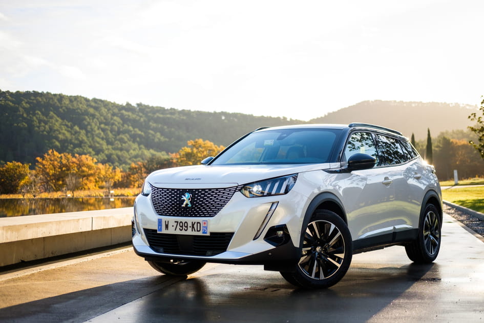 Au volant de la version &eacute;lectrique du Peugeot e-2008