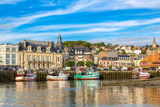 Trouville et ses foules élégantes
