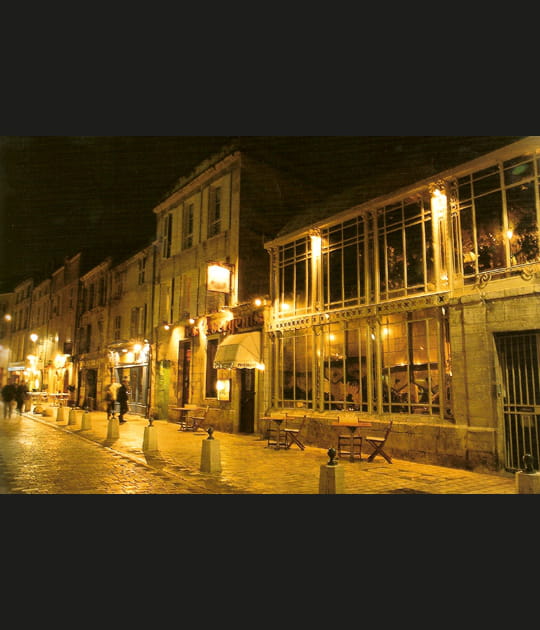 Nuits color&eacute;es