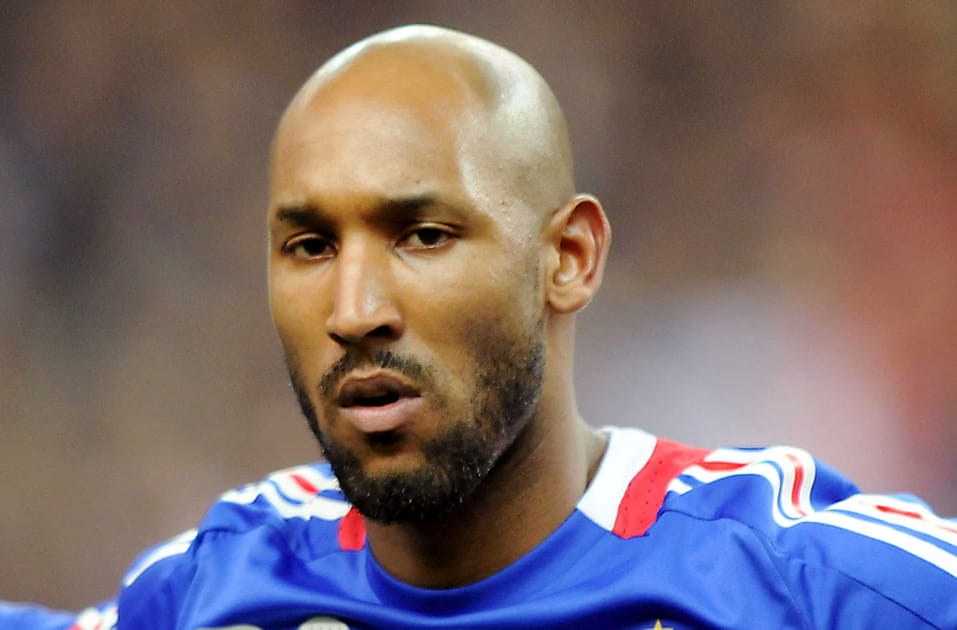 Nicolas Anelka demande &agrave; Jacques Santini de s'agenouiller