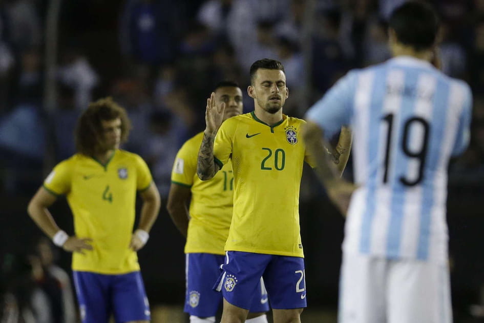 Une minute de silence avant Argentine - Br&eacute;sil