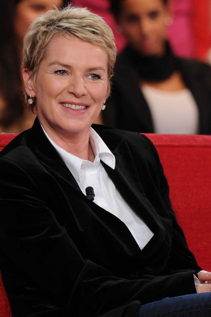Elle gagnerait entre 10 000 et 12 000 euros par mois