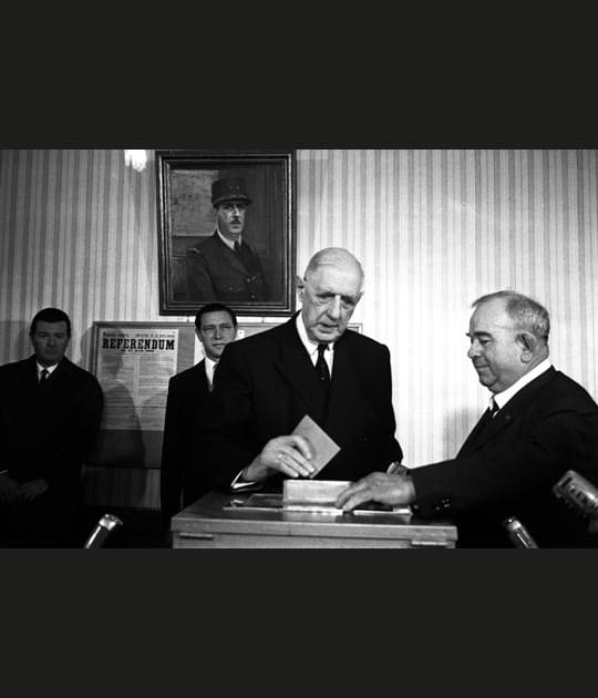 De Gaulle d&eacute;missionne