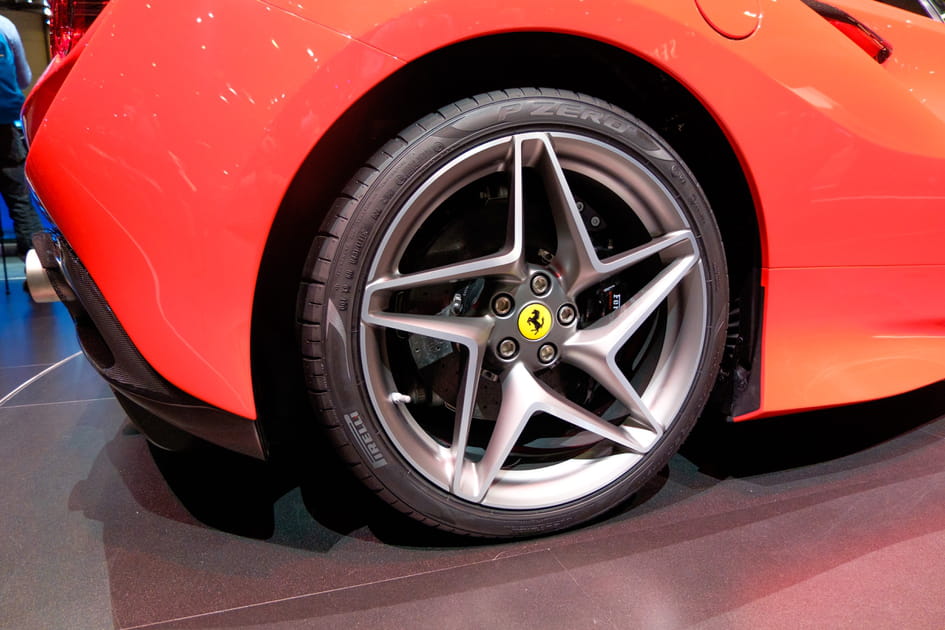 Les nouvelles jantes de cette Ferrari in&eacute;dite