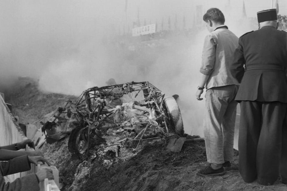 Le Mans 1955 : Une carcasse dans les tribunes