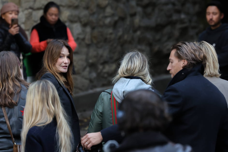 Le clan Sarkozy soud&eacute; lors du d&eacute;part de l'ancien pr&eacute;sident vers la Sant&eacute;