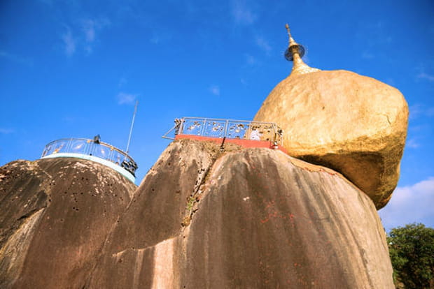 Le Rocher d'Or à un cheveu