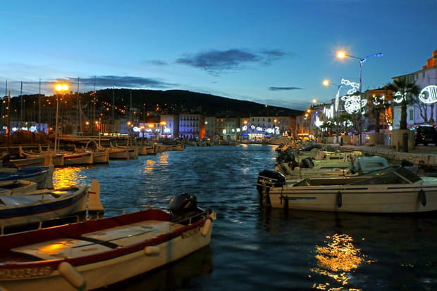 Le Vieux Port en soirée