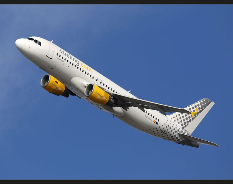 30&nbsp;- Vueling