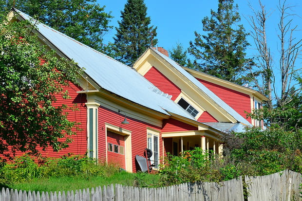 Etats-Unis : les fenêtres inclinées protègent des sorcières