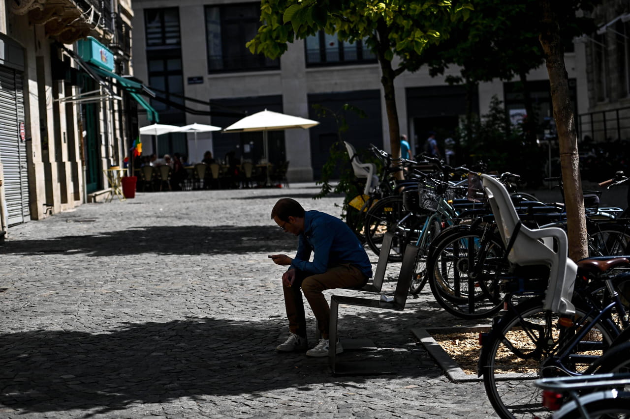 Canicule : léger répit à l'Ouest, 5 départements du Centre-Est en alerte maximale