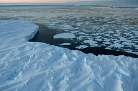 La banquise au plus bas dans un monde qui conna&icirc;t toujours une chaleur hors norme