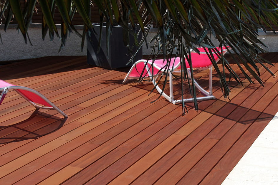 Une terrasse en bois exotique