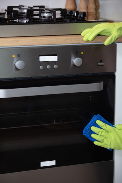 La recette pour fabriquer un produit d&eacute;graissant pour le four