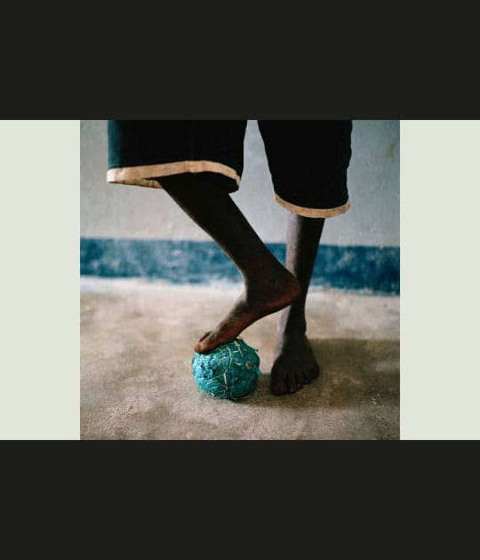 Partie de foot &agrave; l'&eacute;cole