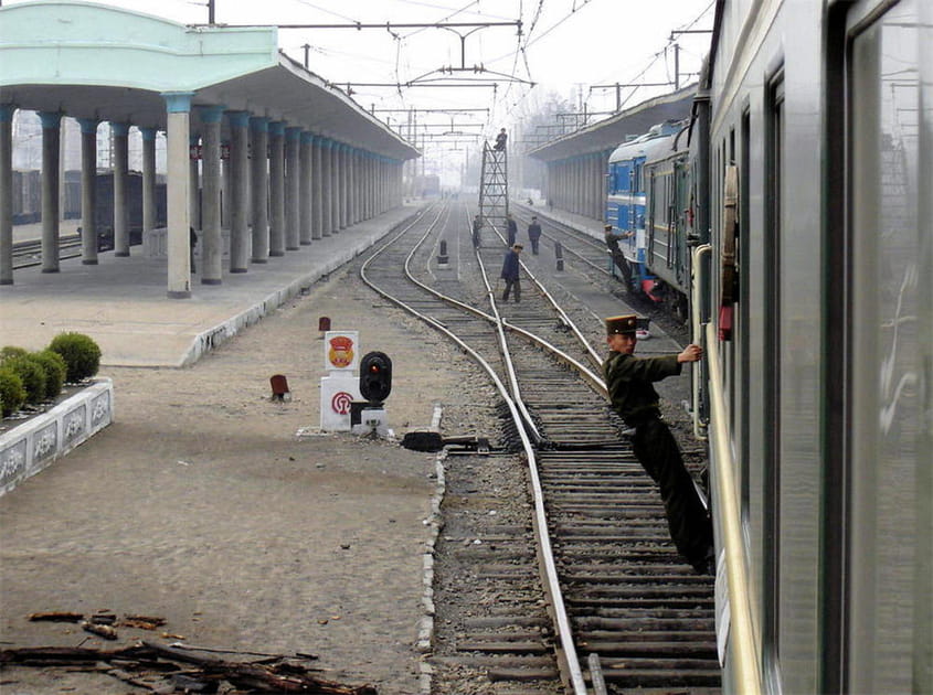 Dans la gare
