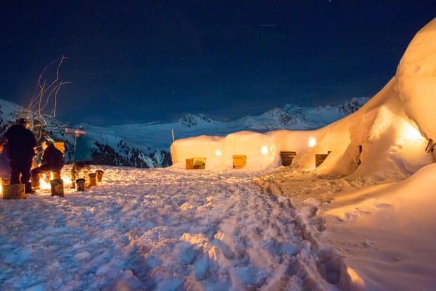 Une veillée de Noël dans un igloo