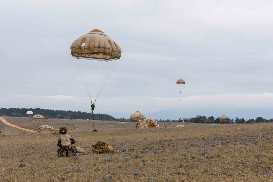 L'arm&eacute;e fran&ccedil;aise dans une campagne a&eacute;ro-maritime &quot;d'entr&eacute;e en premier&quot;