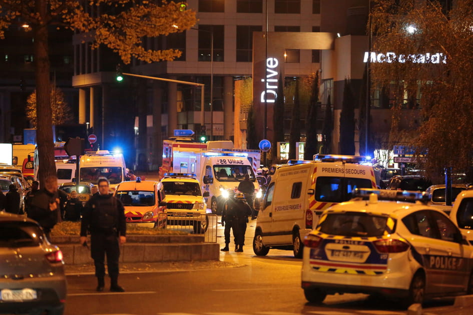 21h53&nbsp;: troisi&egrave;me explosion aux abords du Stade de France