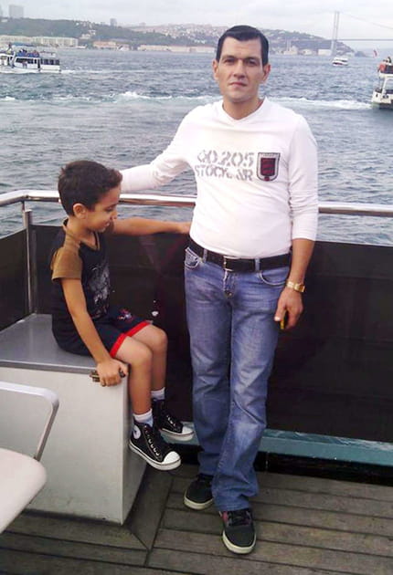 Aylan Kurdi et son p&egrave;re Abdullah