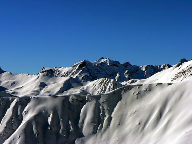 Sommet des Agneaux vu de la pointe des Ratissières