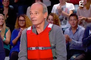 Baffie débarque en gilet de sauvetage chez Sophia Aram