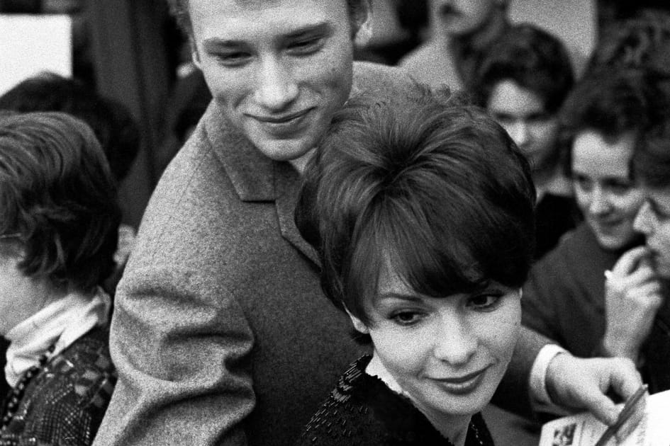 Elle partage l'affiche avec Johnny Hallyday dans Les Parisiennes