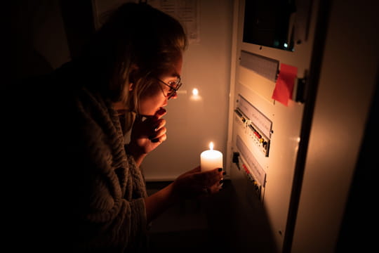 Les autorit&eacute;s sont formelles, c'est le premier geste &agrave; faire en cas de grosse coupure d'&eacute;lectricit&eacute;