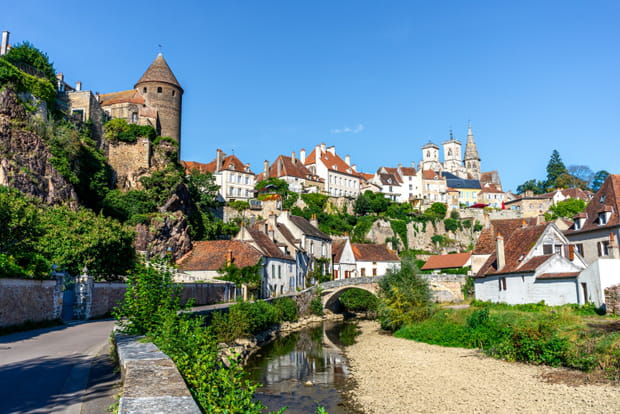 3e : Semur-en-Auxois en Bourgogne-Franche-Comté