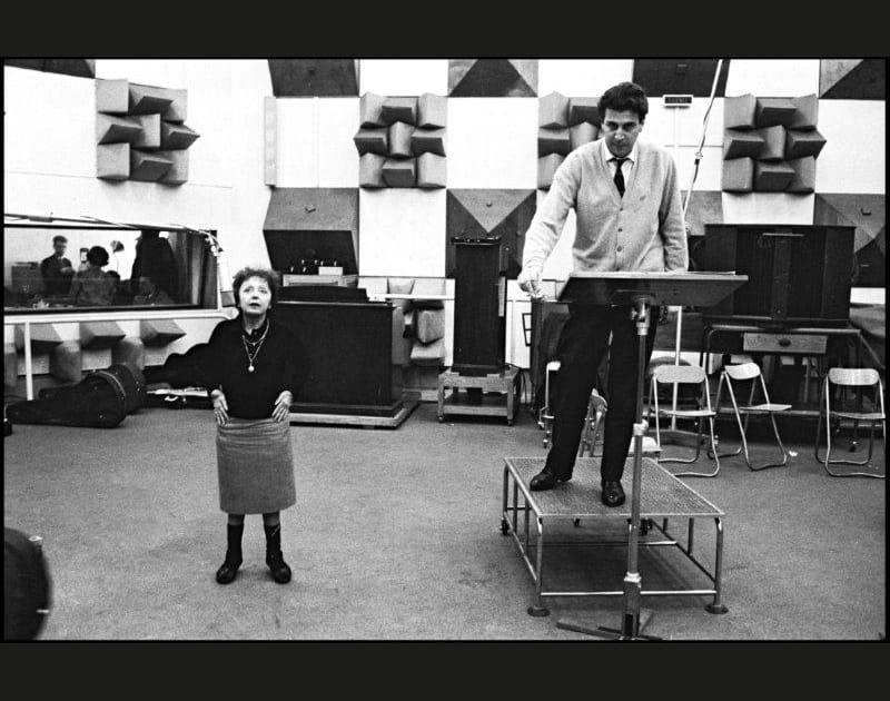 La fr&ecirc;le silhouette d'Edith Piaf