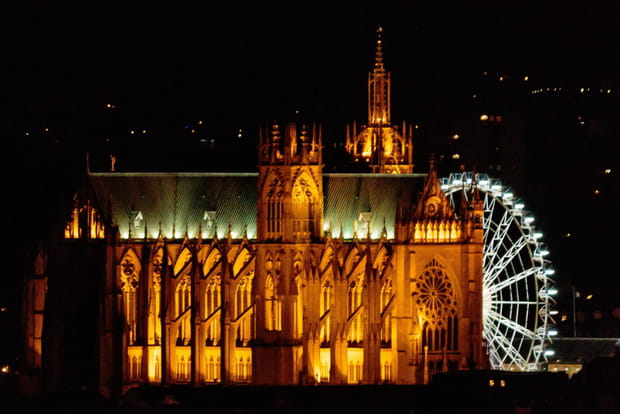 La cathédrale de Metz, un joyau illuminé par la pierre de Jaumont