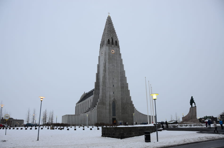 Monter au sommet de l'&eacute;glise Hallgrimskirkja