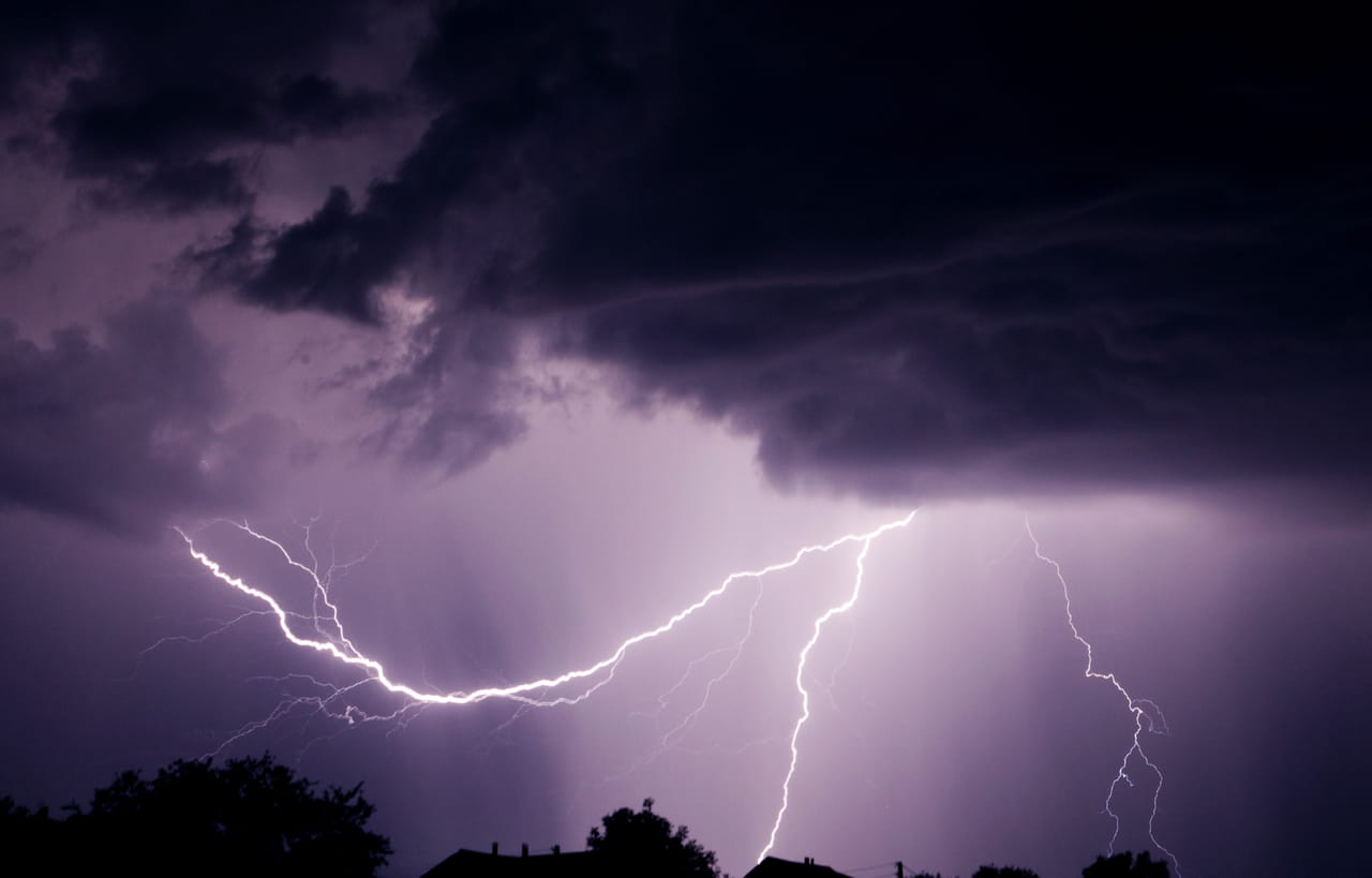 Vigilance orages : une vingtaine de départements en alerte, des pluies intenses pendant plusieurs heures attendues