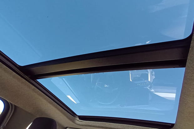 Dacia Bigster : le grand toit panoramique fait son petit effet