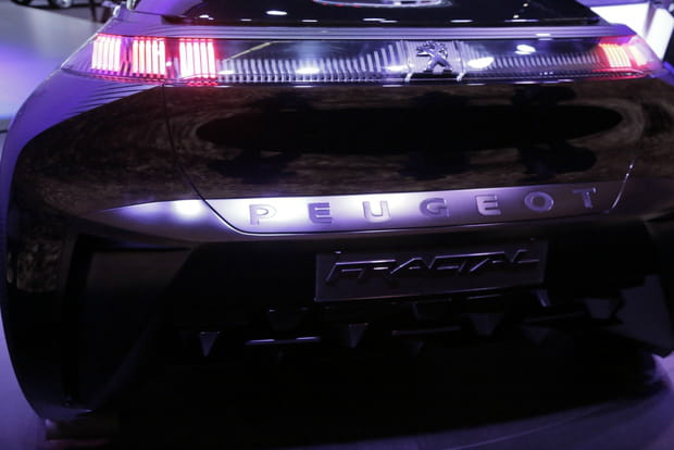 Des feux arrière double fonction