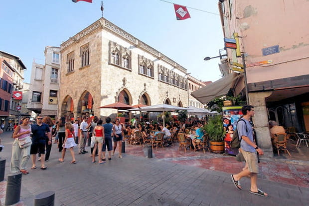 Un centre-ville animé